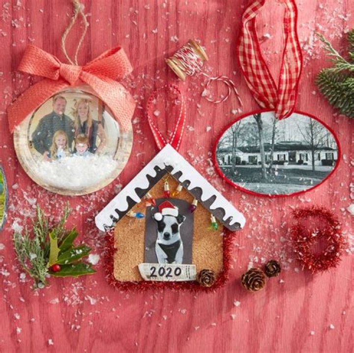 DIY Photo Ornaments - Easy Photo Christmas Ornaments