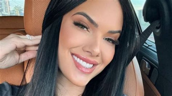 Emily Garcia Idade, Namorado, Biografia, wikipedia, Altura, Peso, Filhas, Casamento
