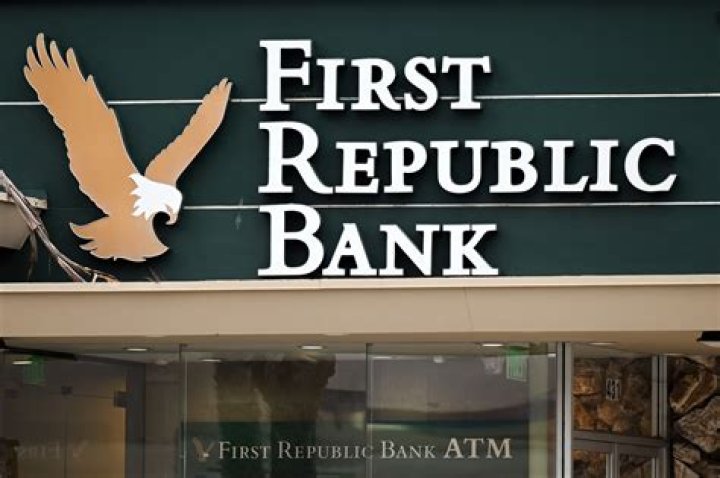First Republic fails, and is snapped up by JPMorgan Chase