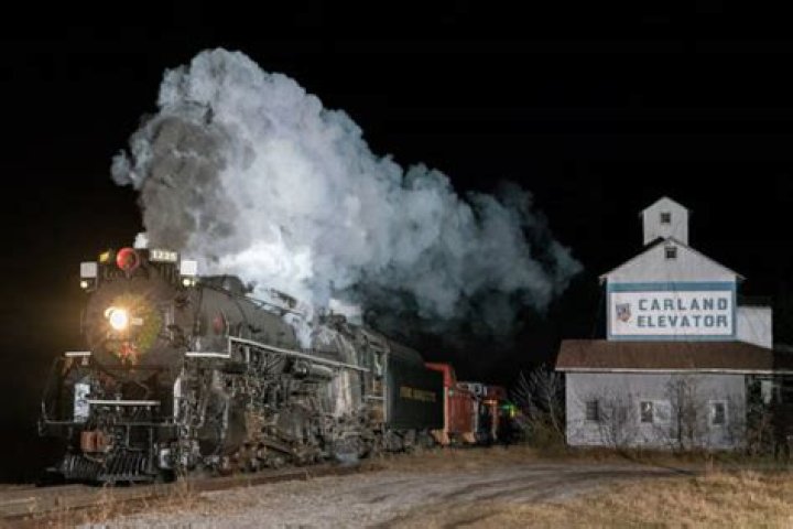 Pere Marquette No. 1225 puts a holiday bow on its 2023 operating season