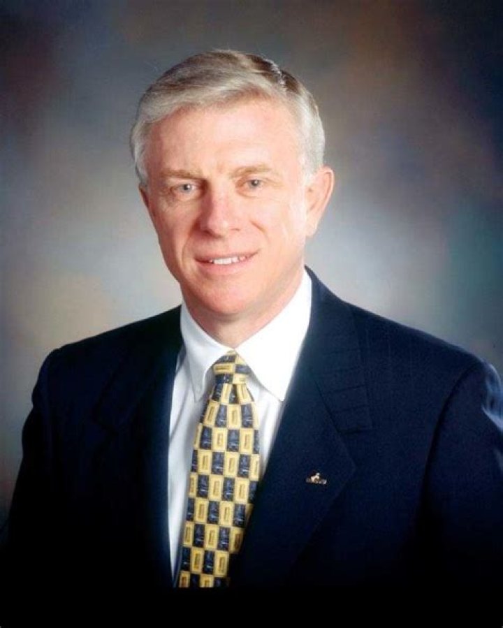 Retired Norfolk Southern Operations Executive Stephen C. Tobias dies at 72