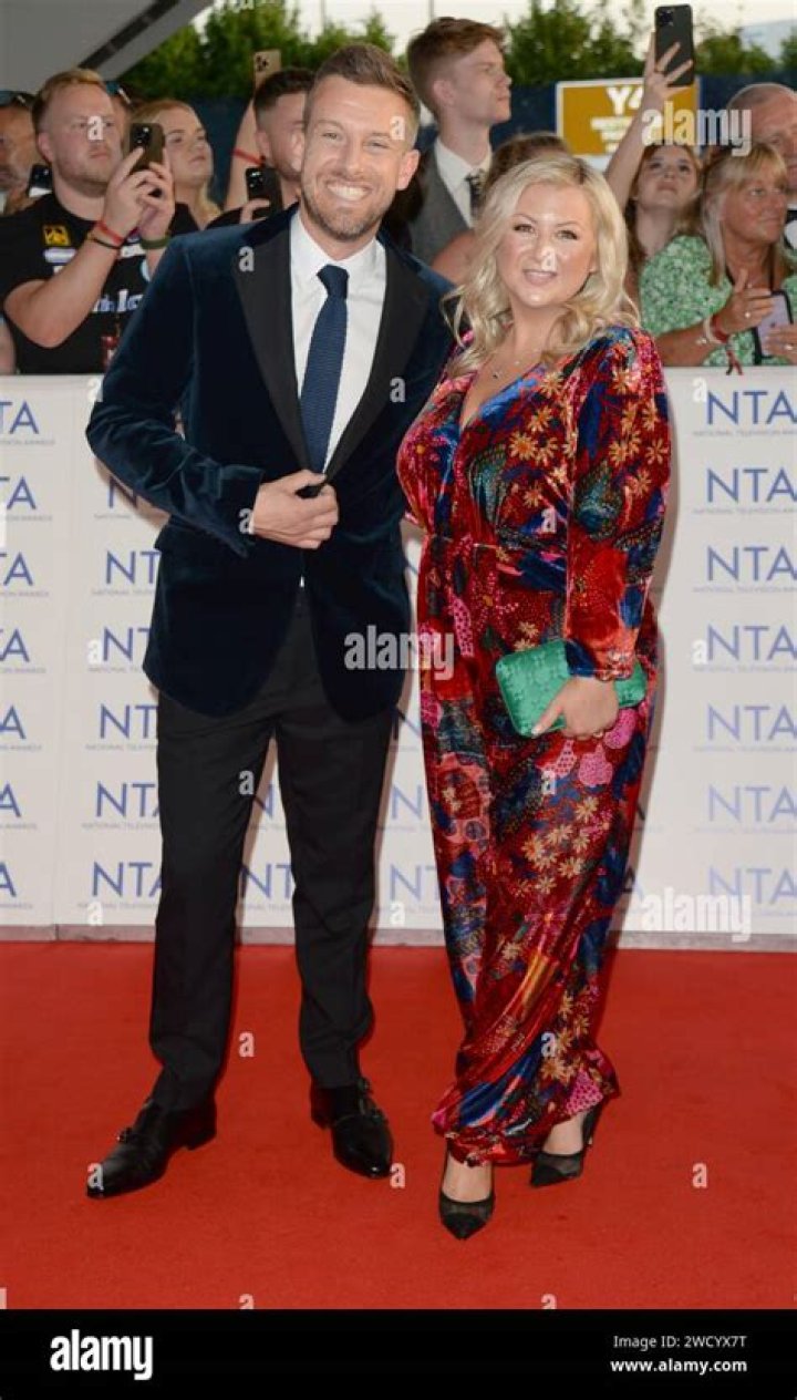 Rosie Ramsey (Chris Ramsey wife) Age, Wikipedia, Height, Husband, Boyfriend, Family, Biography, Net Worth