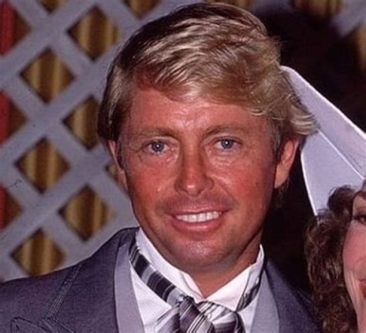 Thomas James Burris Bio, Age, Net Worth 2022, Salary, Wife, Kids, Height